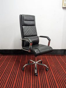 স্পেশাল থ্রি পার্ট চেয়ার - কালো রুইতন কালার